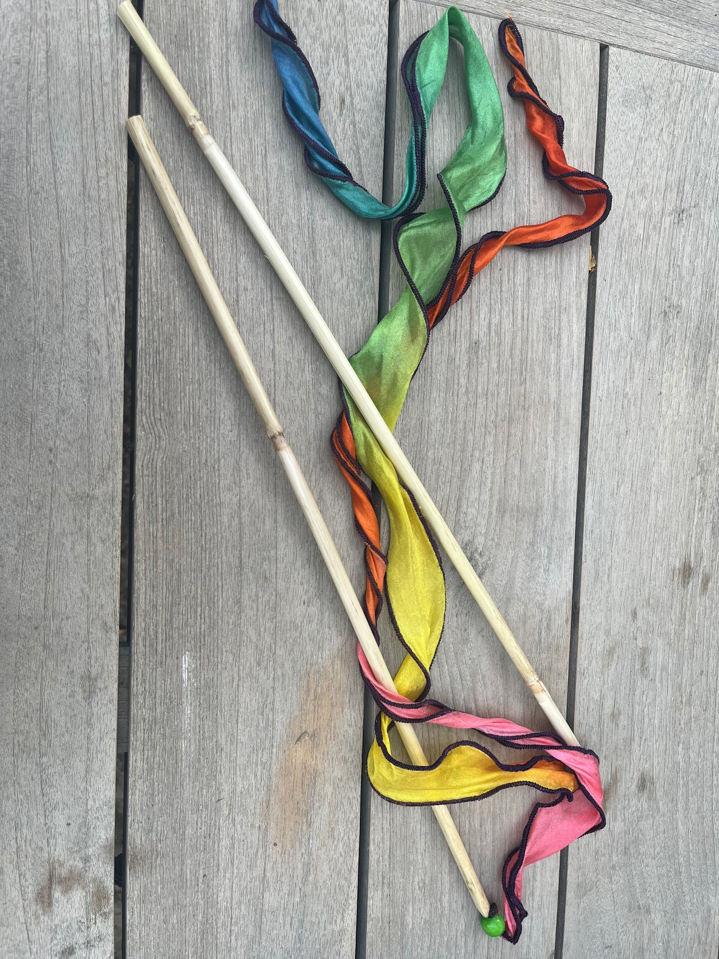 Rainbow Silk Wand šš§āāļø