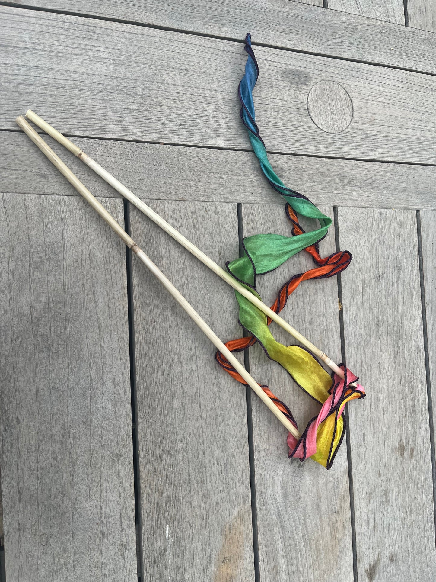 Rainbow Silk Wand šš§āāļø
