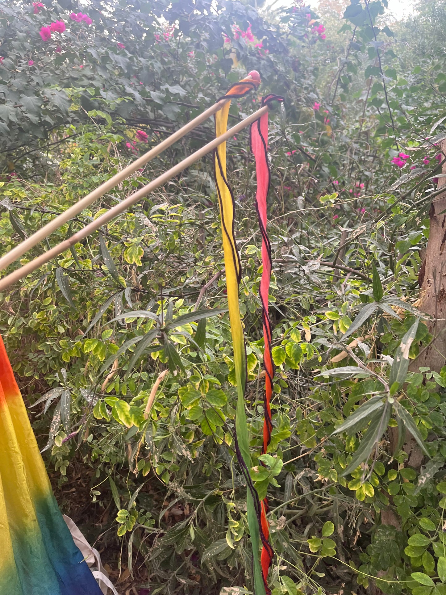Rainbow Silk Wand šš§āāļø